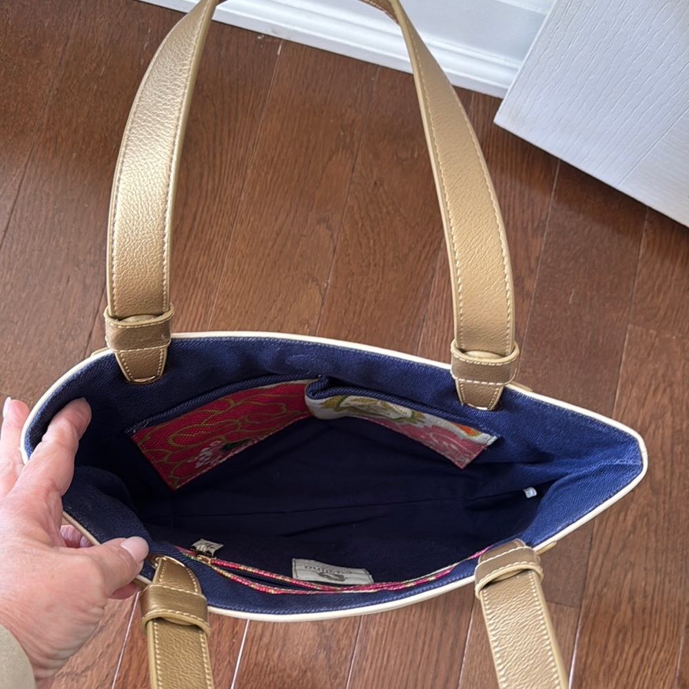 Spartina 449 Carson Cottage Pink and Orange Floral Shoulder Bag. - Picture 5 of 6